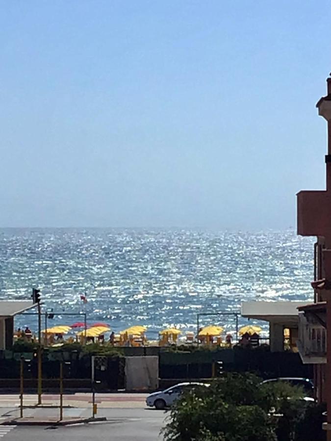 Ostia Bed And Beach Ngoại thất bức ảnh