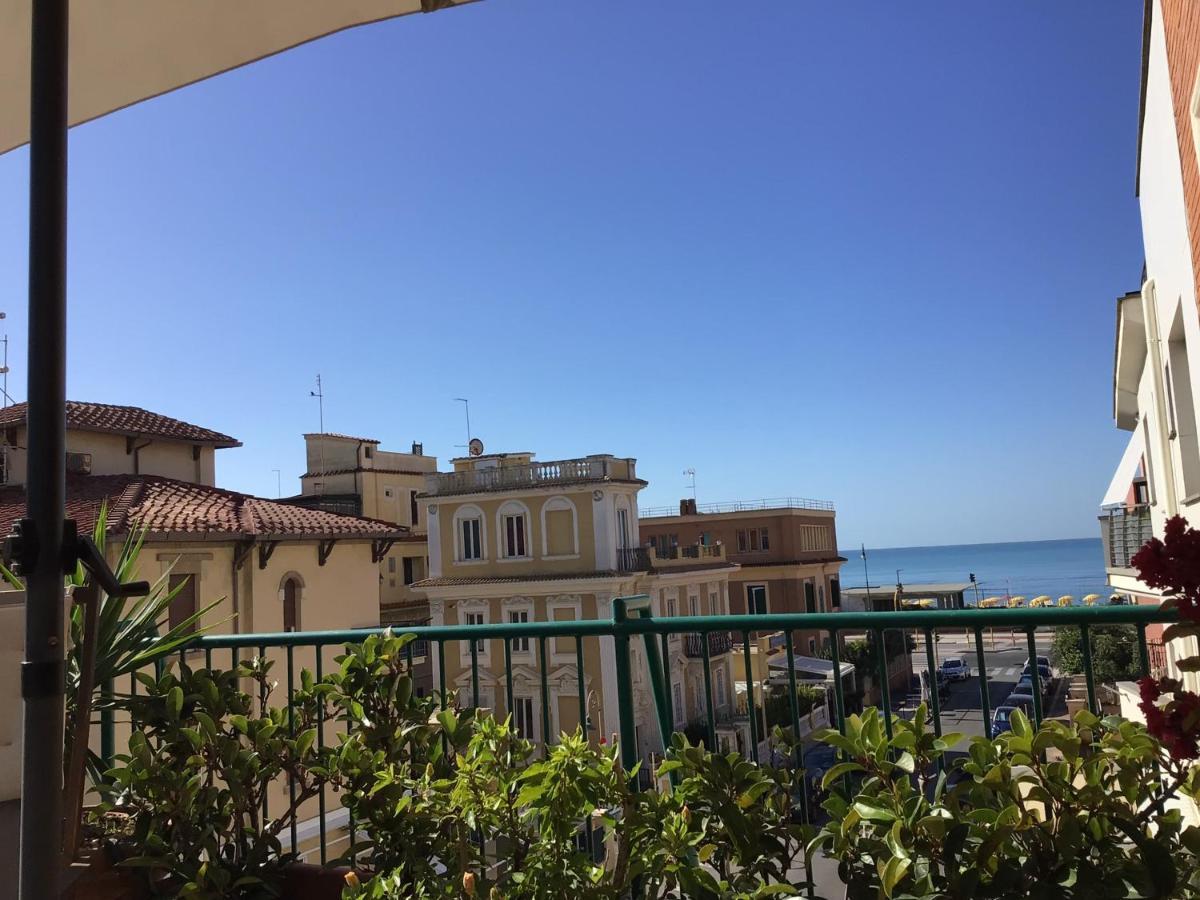 Ostia Bed And Beach Ngoại thất bức ảnh