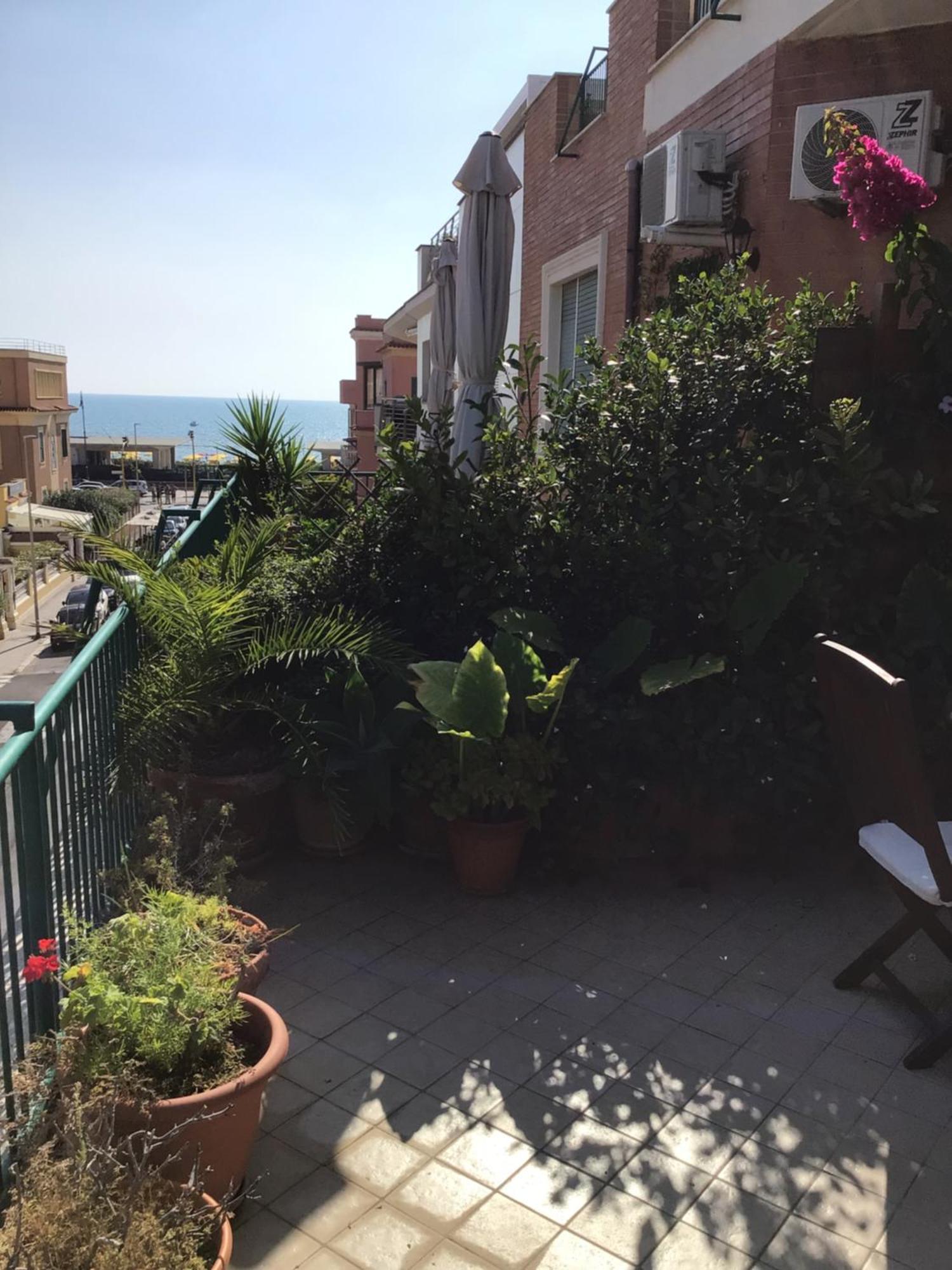 Ostia Bed And Beach Ngoại thất bức ảnh